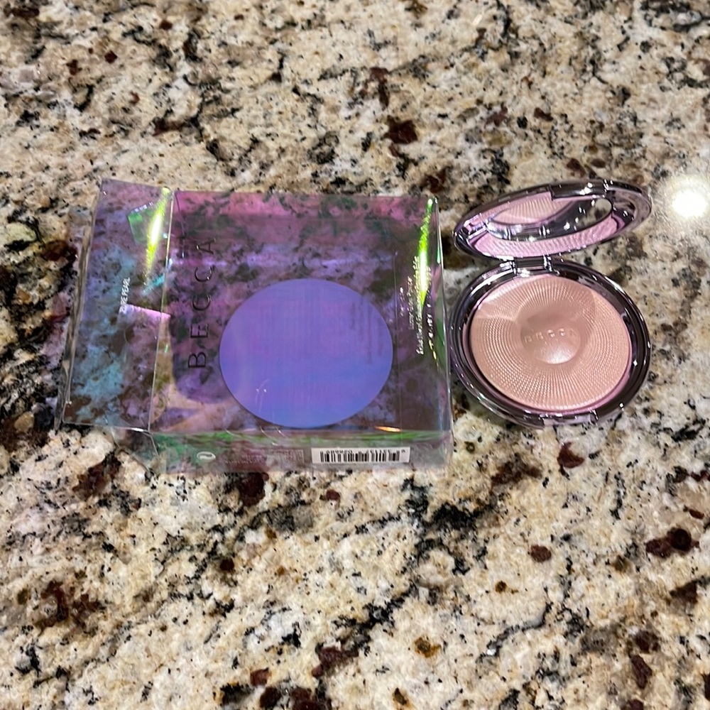 Becca Pearl Glow Luster Glow Powder in Pure Pearl